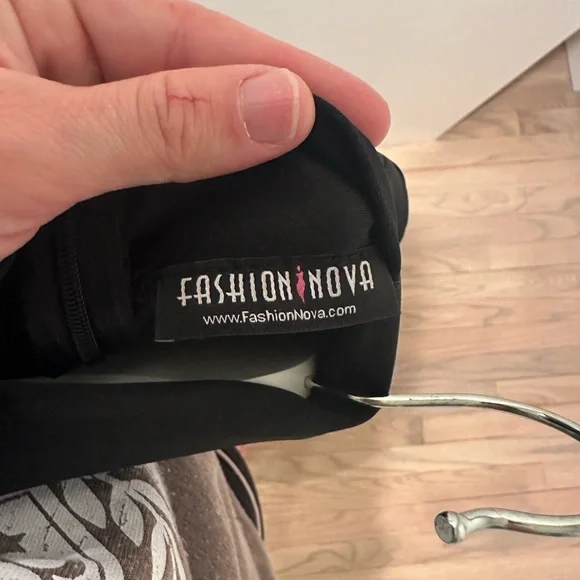 Fashion Nova black dress - Picture 5 of 6